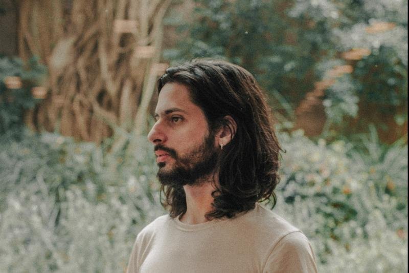 Ian Ramil apresenta show solo em Porto Alegre com repertório que revisita sua trilogia de discos no Sgt Peppers