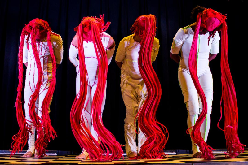 'TÓIN' leva espetáculo de dança para bebês ao Teatro Glênio Peres, em outubro a Porto Alegre