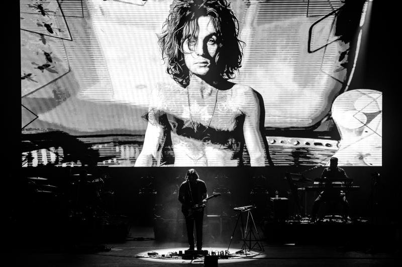 Um dos maiores tributos ao Pink Floyd do mundo, ATOM chega a Porto Alegre com espetáculo sinfônico e superprodução visual em 2027