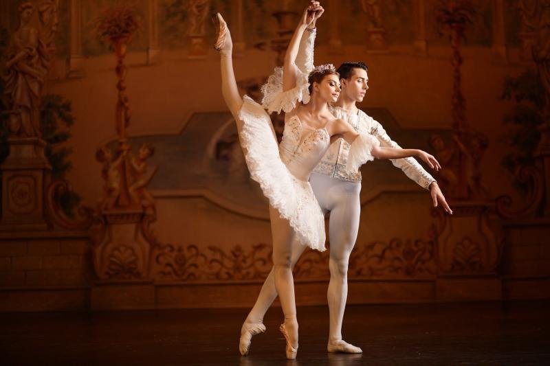 Cinderella chega a Porto Alegre com superprodução internacional de balé clássico no Teatro FIERGS