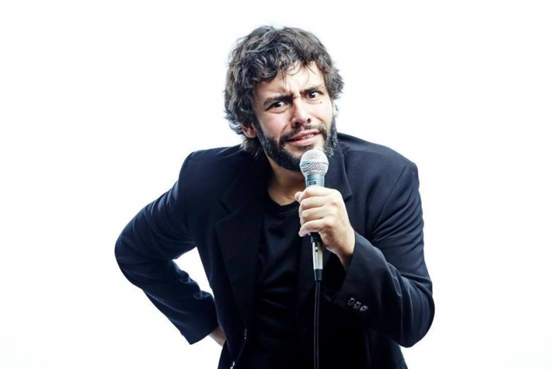 Lucas Sampaio se apresenta em Novo Hamburgo no Bardo Comedy Club