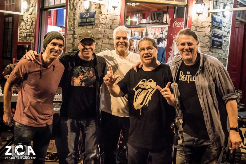 Tributo a grupo mineiro Clube da Esquina acontece no Cafe Fon Fon em Porto Alegre