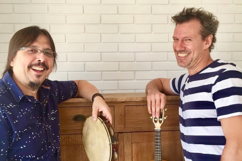 Eduardo Pitta e Giovanni Berti fazem show em homenagem ao Dia Nacional do Samba