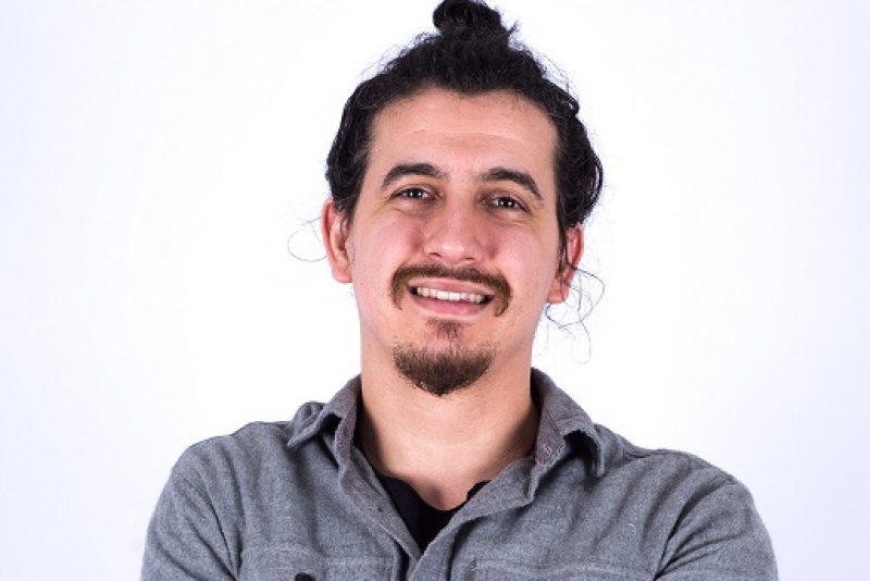 Comediante Afonso Padilha é atração no Sesc Gravataí
