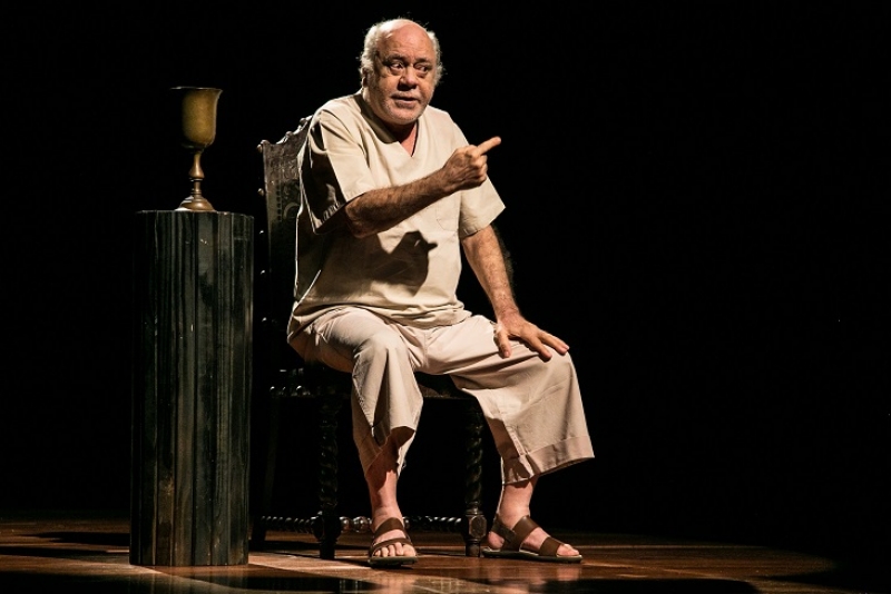 Tonico Pereira comemora 50 anos de carreira no palco do Theatro São Pedro
