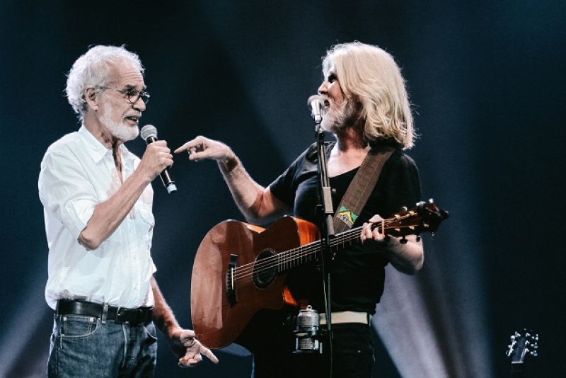 Oswaldo Montenegro e Renato Teixeira juntos no show 'A Emoção de Um Encontro'