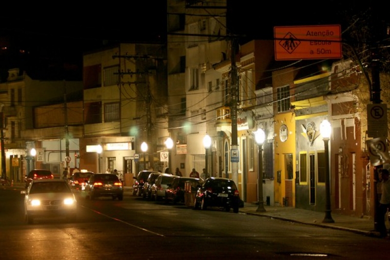 Decretos regulam horários de bares na Cidade Baixa, em Porto Alegre