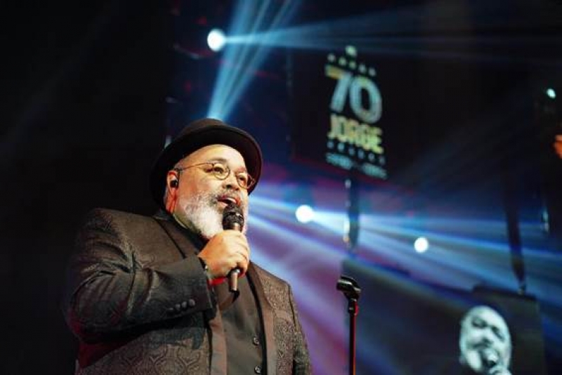 Jorge Aragão retorna a Porto Alegre em abril com show no Teatro do Bourbon Country