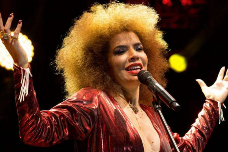 Vanessa da Mata fará transmissão ao vivo em prol do projeto Favela Solidária