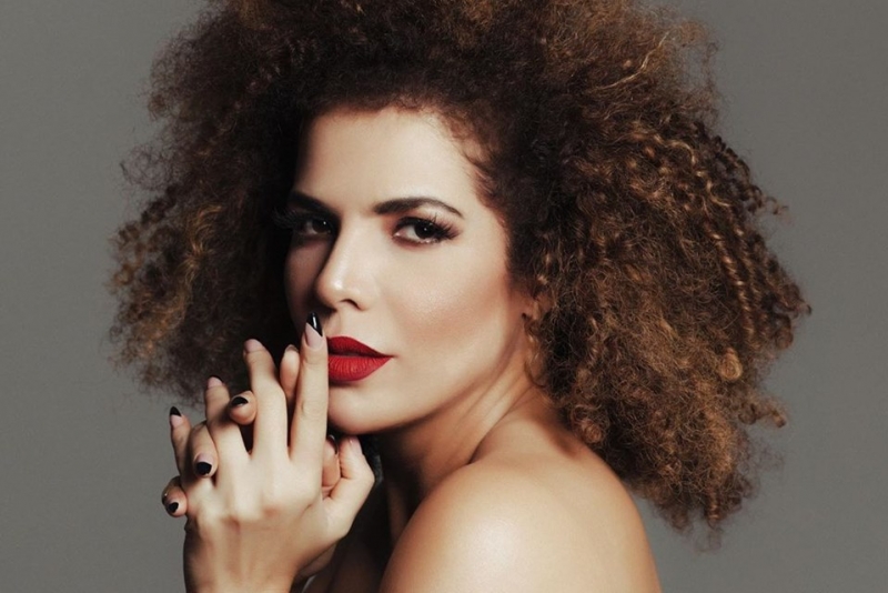 Vanessa da Mata faz terceira Live Solidária nesta sexta (24)