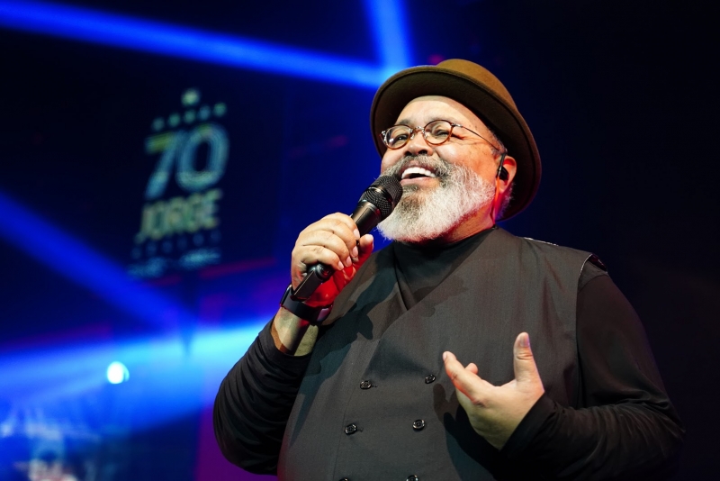 Jorge Aragão lança registros de sua turnê 'Jorge 70' em novo álbum