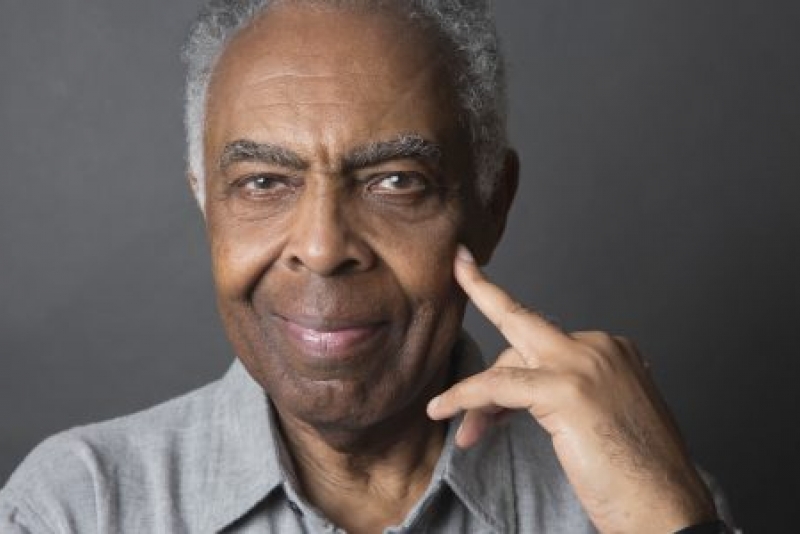 Gilberto Gil e Larissa Luz se apresentam juntos com apoio de Devassa