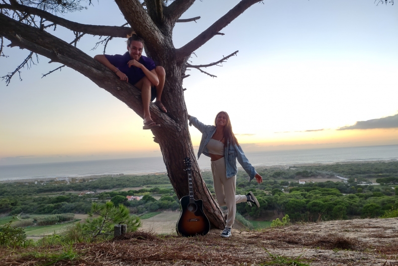 Vitor Kley lança clipe de 'Ainda Bem Que Chegou', gravado pela namorada Carol Loureiro