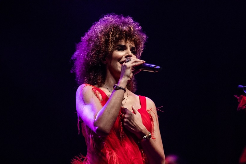 Vanessa da Mata inicia lançamentos do projeto 'Nossos Beijos Ao Vivo No Circo Voador'