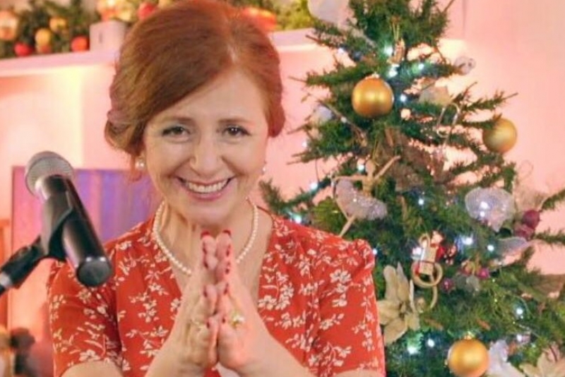 Isabela Fogaça realiza a live 'Especial de Natal em casa', com transmissão pelo ShowIn