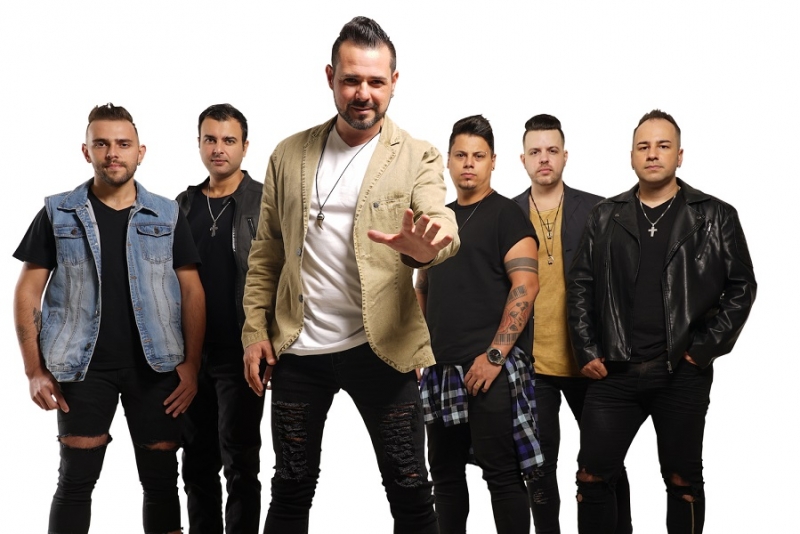 O grupo 'Eh Expresso' realiza live show neste sábado, (17) 