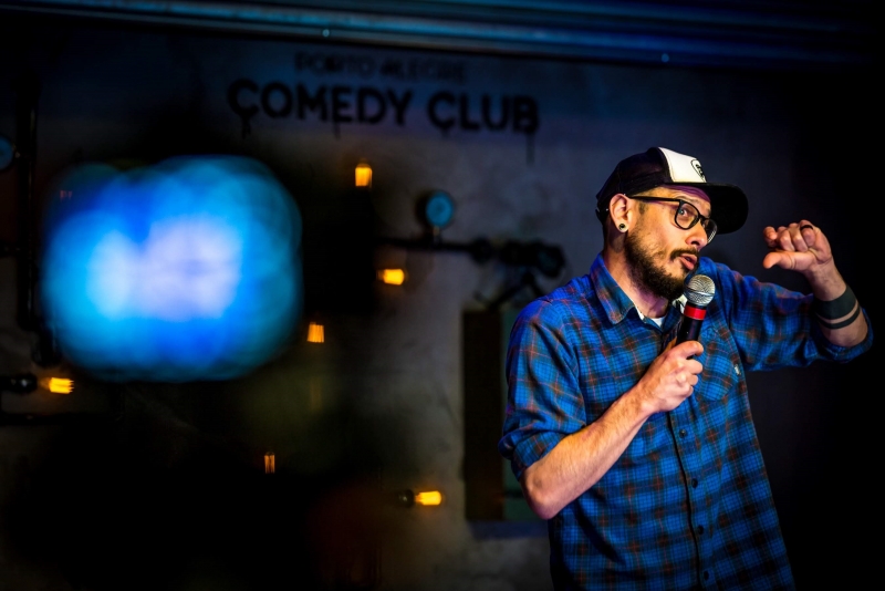 Marcito Castro apresenta espetáculo no Porto Alegre Comedy Club neste sábado