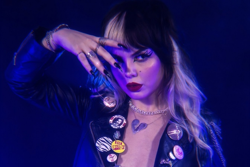  Lylith Pop lança single autoral de seu novo EP 'Era Pra Ser Tudo'