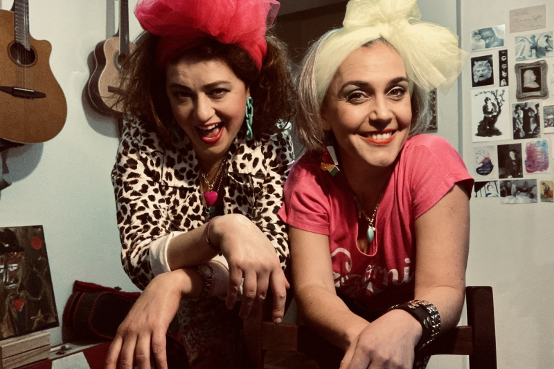 Adriana Deffenti e Alexandra Scotti apresentam o show ''As breguetes'' no Espaço 373