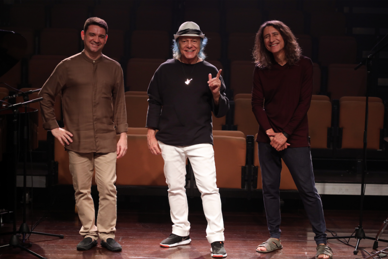 Armandinho Macedo, Yacoce Simões e Marco Lobo celebram Gilberto Gil e Caetano Veloso