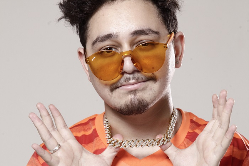 Gio Lisboa e Caio Martins são as atrações do Porto Alegre Comedy Club