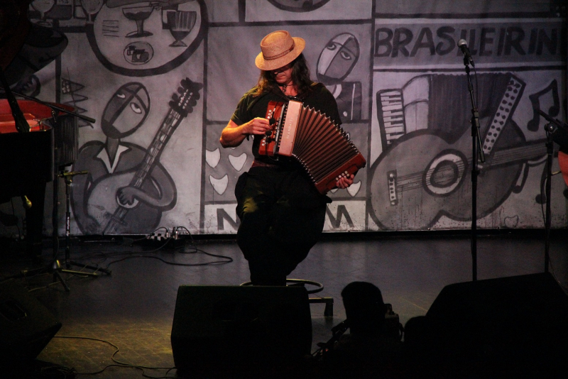 Renato Borghetti e Os Fagundes sobem ao palco do Teatro do Sesi neste sábado 
