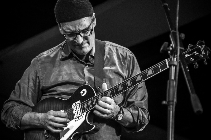 Pedro Tagliani retorna nesta sexta ao palco do Espaço 373 com o show Hemisférios
