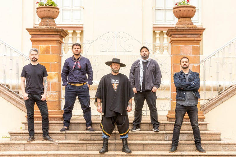 Banda Rock de Galpão celebra 15 anos de carreira com show no Teatro Renascença 