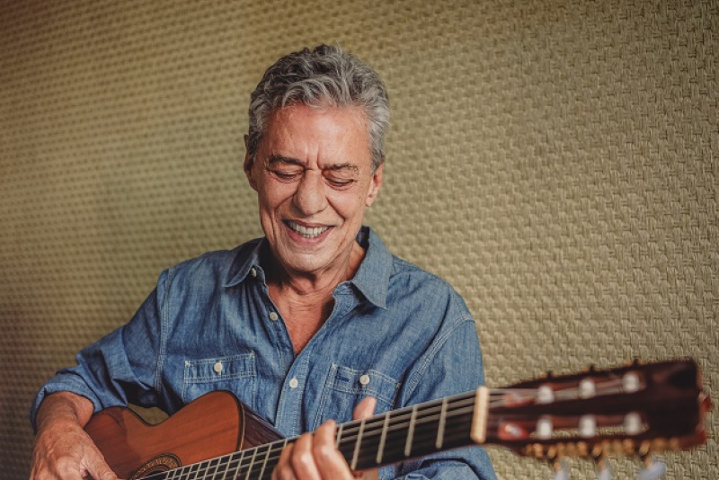 Chico Buarque apresenta em novembro em Porto Alegre a turnê ''Que tal um samba?'' 