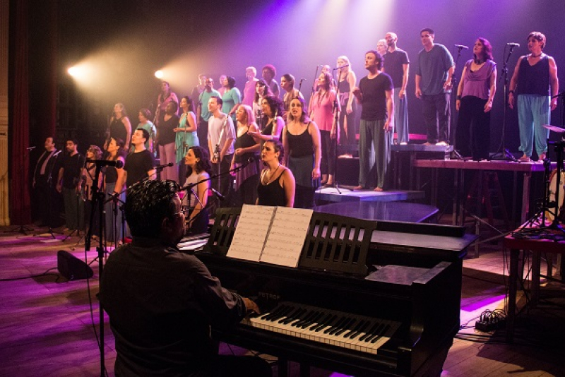 Expresso 25 estreia Suíte Tom Jobim no Theatro São Pedro