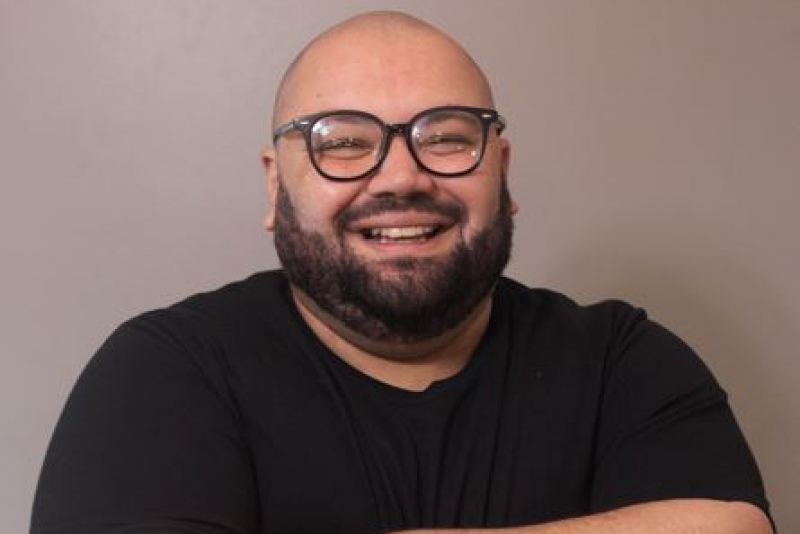 Léo Oliveira leva Só lamente um Gordão para o Teatro de Arena