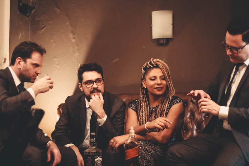Camila e A Ponte resgatam obras de cantoras negras em show no Instituto Ling