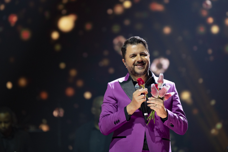 Maurício Manieri apresenta show especial do Dia dos Namorados em Porto Alegre