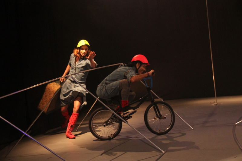 Teatro do CHC Santa Casa apresenta o espetáculo de circo Esperando Rodå