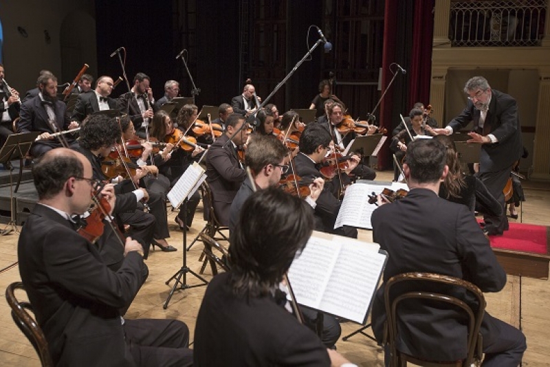 a Orquestra de Câmara Theatro São Pedro abre os trabalhos da Bienal do Mercosul