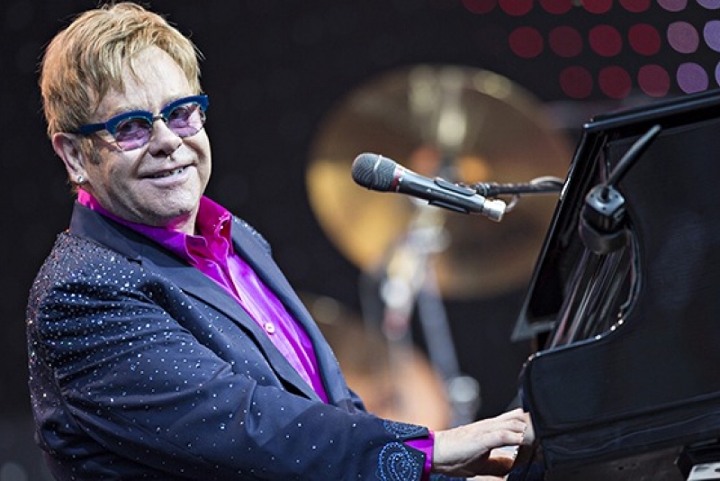 Sir Elton John e James Taylor se apresentam em Porto Alegre no dia 4 de abril