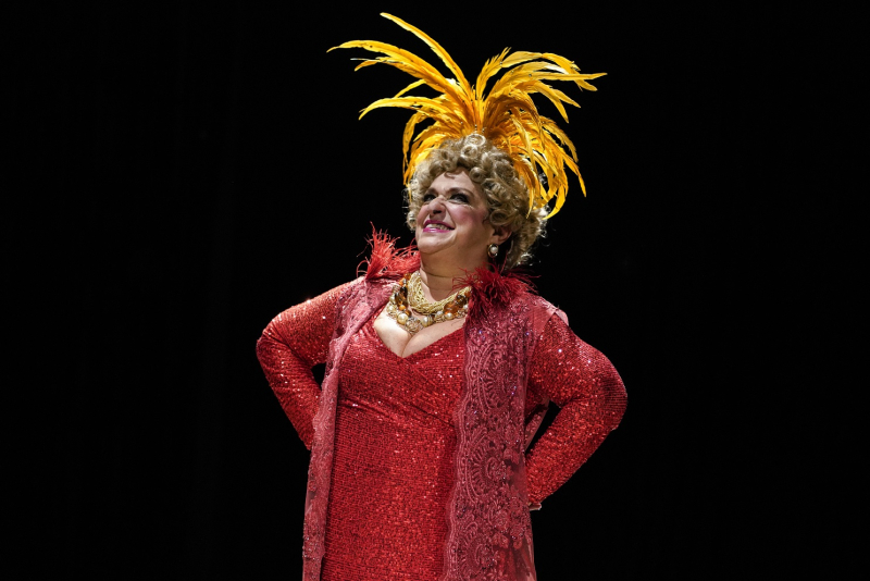 ''Nasci pra ser Dercy'' com Grace Gianoukas chega a Porto Alegre neste fim de semana 