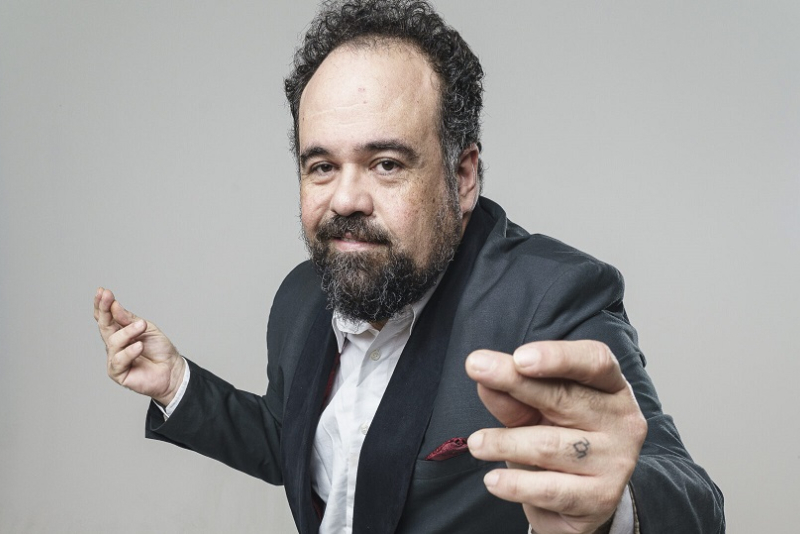 Carlinhos Carneiro celebra os 25 anos da Bidê ou Balde com show no Opinião em dezembro