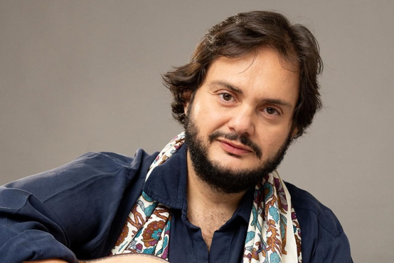 Yamandu Costa apresenta no Theatro São Pedro duas sessões do show 'Ida e Volta'