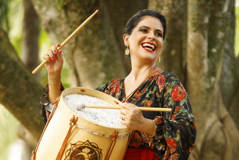 Shana Müller apresenta o show 'Canto de América' neste domingo (14) em Porto Alegre