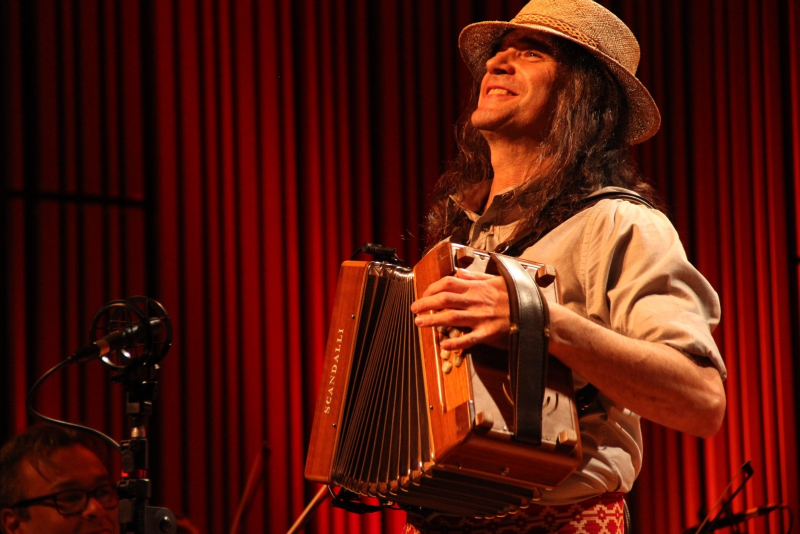 Gramado recebe espetáculo erudito 'A Grande Música em Concertos' com Renato Borghetti