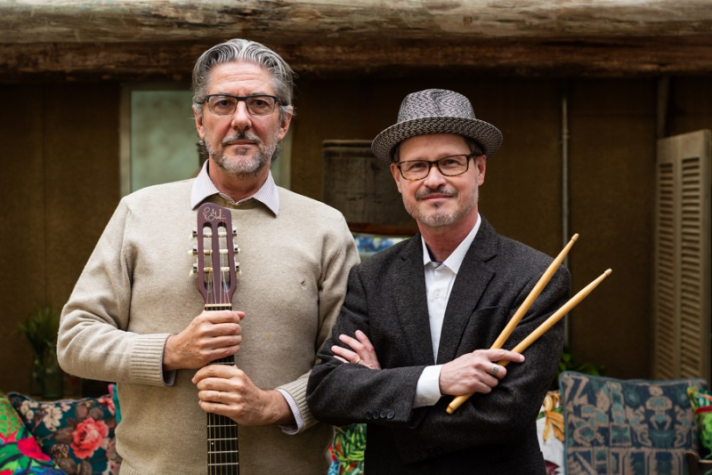 Antonio Xavier e Rubem Penz lançam REVERSO com talk show dia 14, no Espaço 373