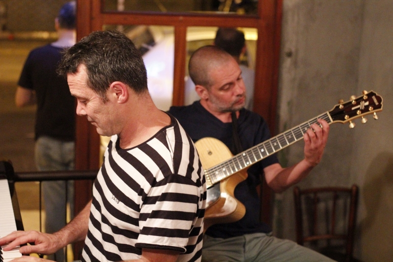 Chapéu acústico recebe 'Tonda' Pecoits e o Dinho Oliveira com o show 