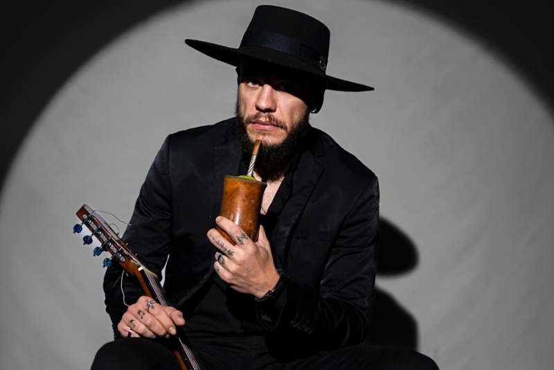 Gabriel Selvage apresenta o show RASTRO neste sábado (20), no Rancho Tabacaray em Porto Alegre