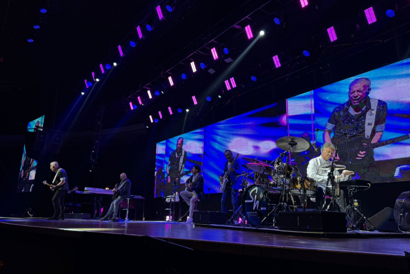 Roupa Nova emociona Porto Alegre com casa cheia: show de clássicos, interação com fãs e sucessos que atravessam gerações