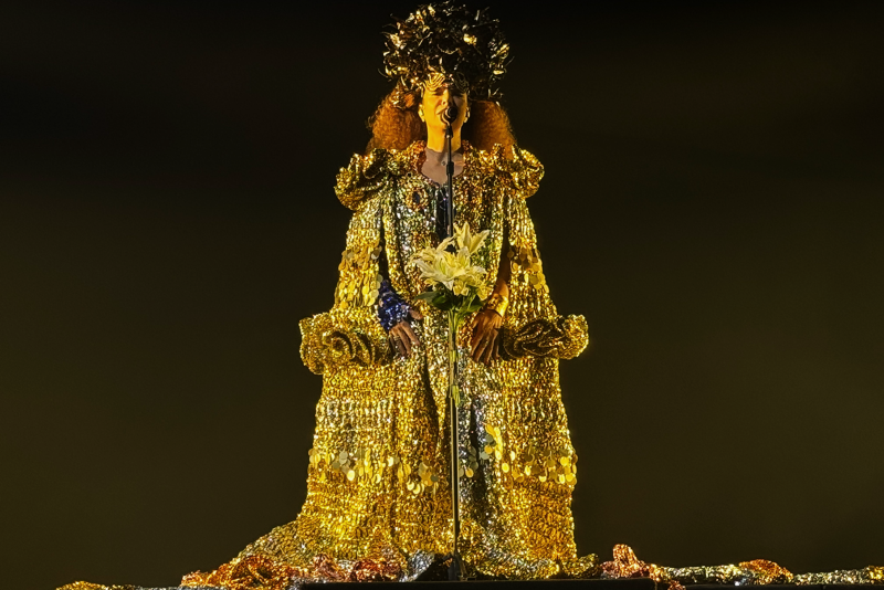 Vanessa da Mata emociona Porto Alegre com show delicado e potente da turnê 'Todas Elas' no Araújo Vianna