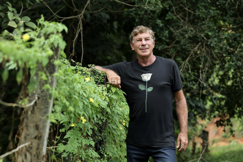 Flávio Venturini celebra 50 anos de carreira com show 'Minha História' no Teatro do Bourbon Country em Porto Alegre