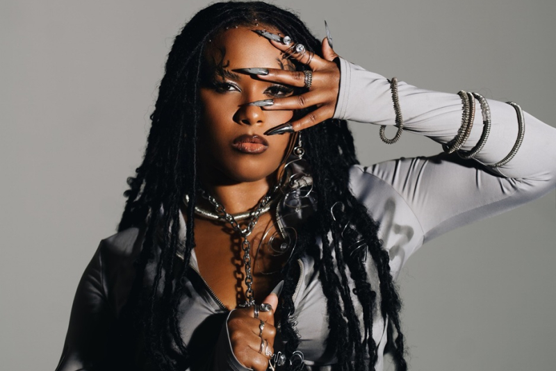 MC Luanna apresenta neste sábado (11), em Porto Alegre a turnê 'Sexto Sentido' no Bar Opinião