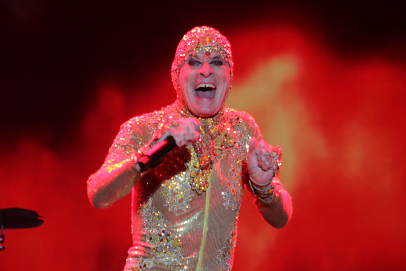 Festival Turá Porto Alegre encerra segunda noite com show apoteótico de Ney Matogrosso e celebra diversidade musical