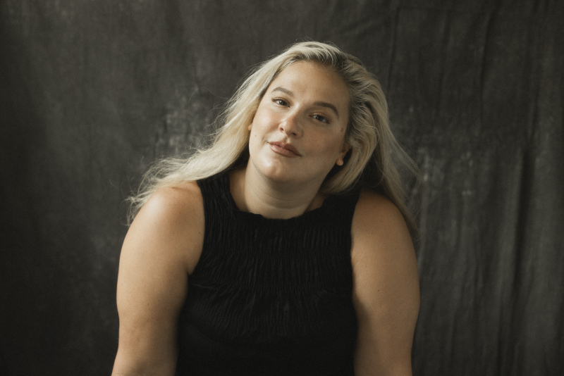 Destaque da nova geração, Alice Caymmi apresenta o show 'Para Minha Tia Nana' no Teatro de Câmara Túlio Piva em Porto Alegre